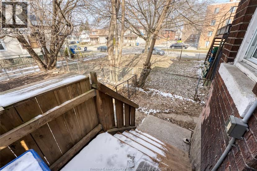 1422 WYANDOTTE STREET West — photo 32 of 36
