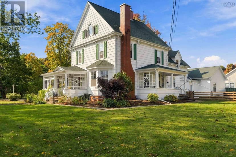 383 Main Street, Middleton