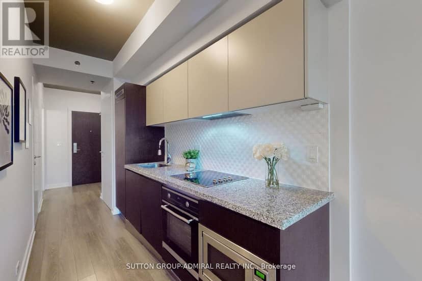 304 - 220 George Street — photo 19 of 32