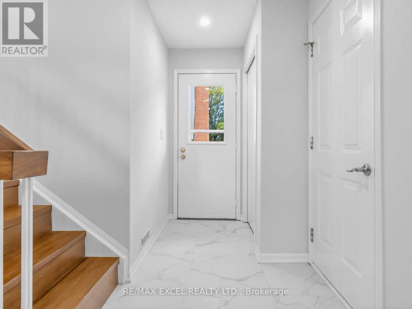 25 Grand Place, Barrie, photo 2