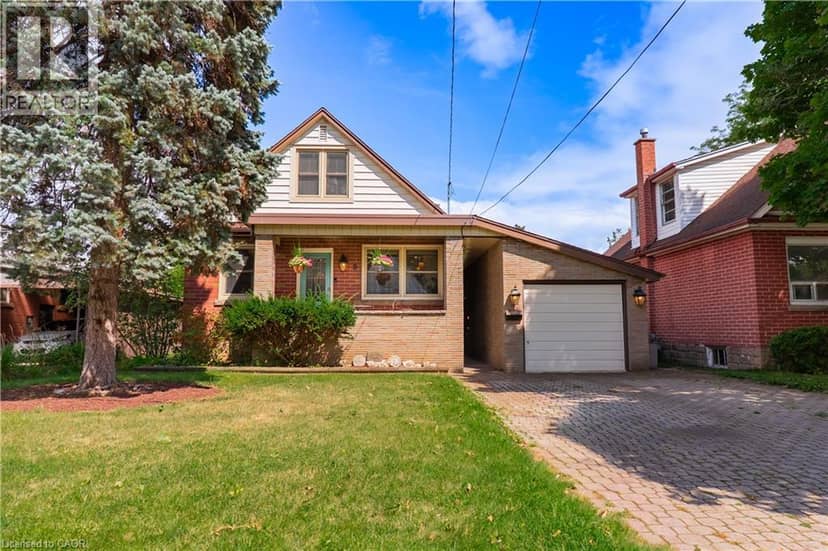 8 CAMERON Avenue, Dundas