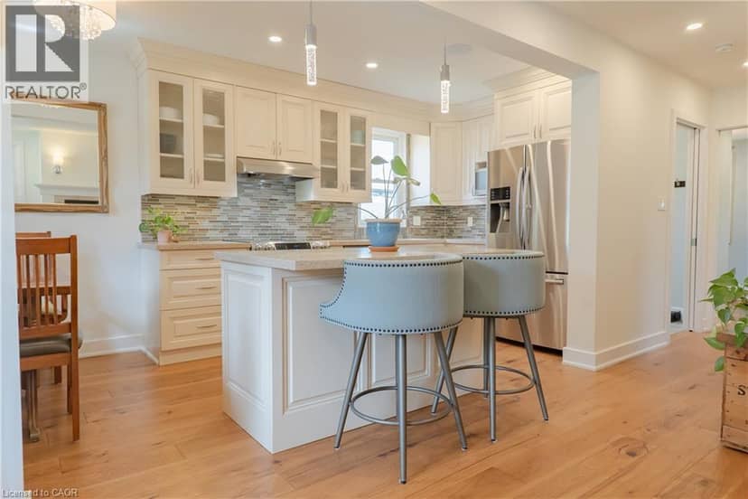 8 CAMERON Avenue, Dundas, photo 3