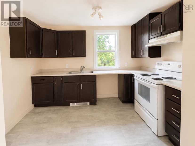 817 Tower Road, 5791 Harrington Dr, Halifax Peninsula, photo 2