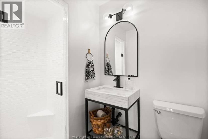 8678 Riverside Drive — photo 36 of 40
