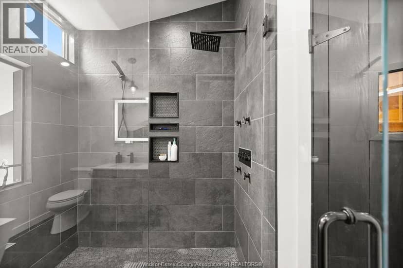 8678 Riverside Drive — photo 33 of 40
