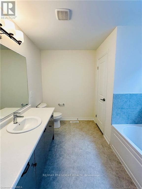 31 Stokes Road — photo 14 of 17