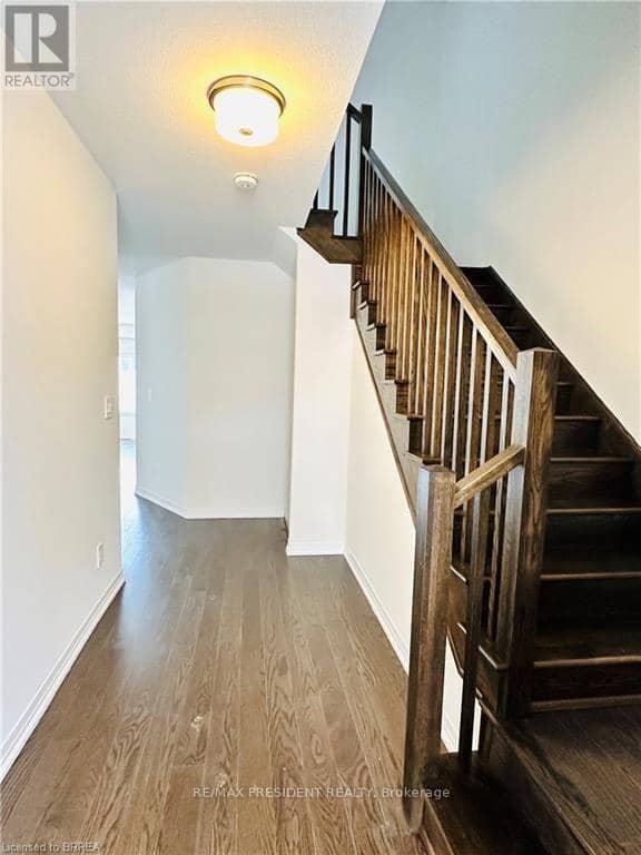 31 Stokes Road, Brant, photo 4