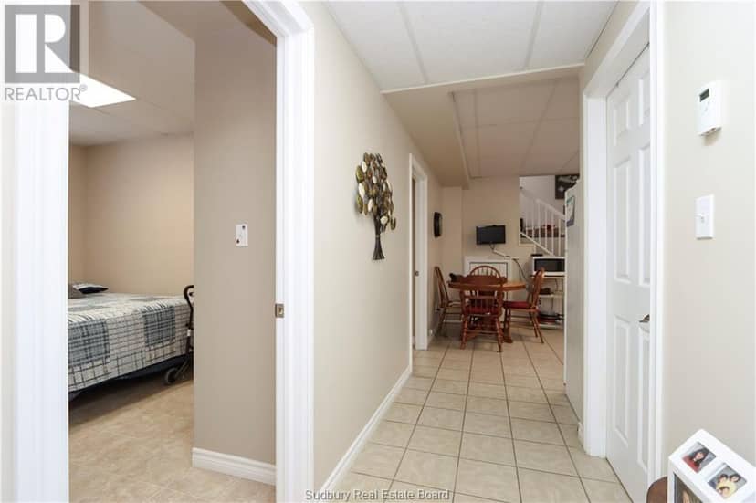 2460 EMILY Street — photo 16 of 25