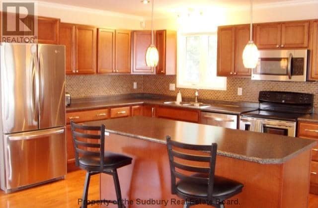 2460 EMILY Street — photo 2 of 25