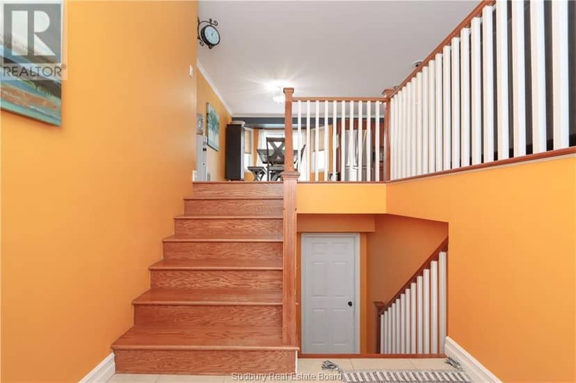2460 EMILY Street — photo 4 of 25
