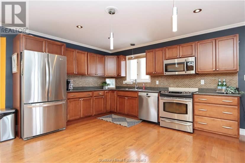 2460 EMILY Street — photo 3 of 25