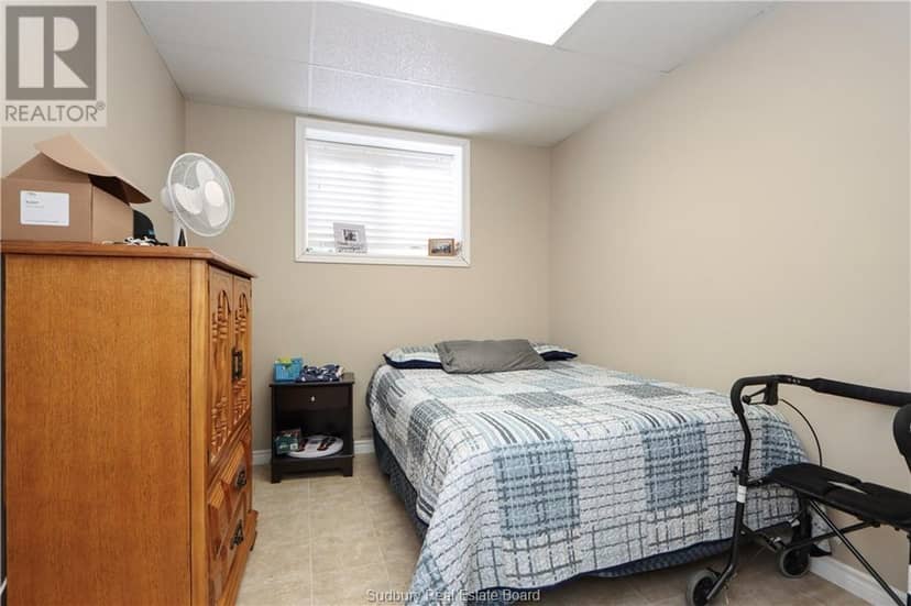 2460 EMILY Street — photo 17 of 25