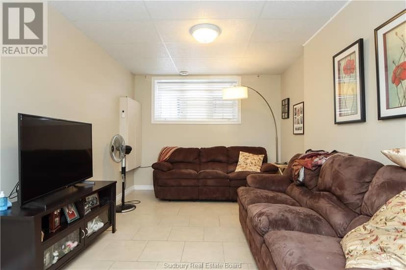 2460 EMILY Street — photo 13 of 25