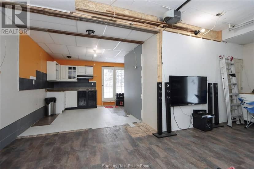 2460 EMILY Street — photo 24 of 25