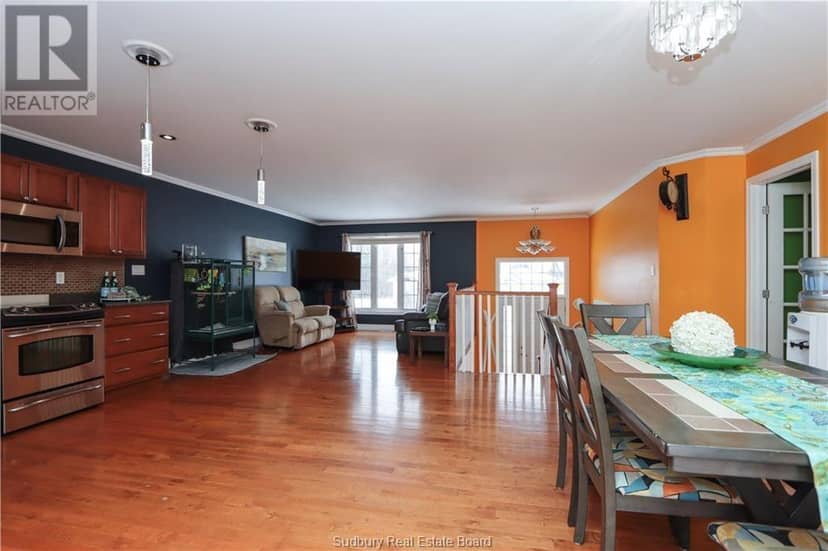 2460 EMILY Street — photo 5 of 25