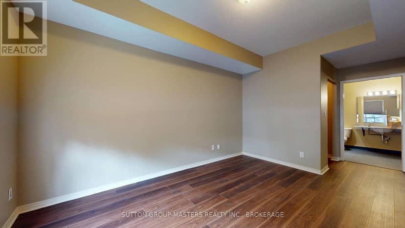 101 - 350 Wellington Street — photo 17 of 38