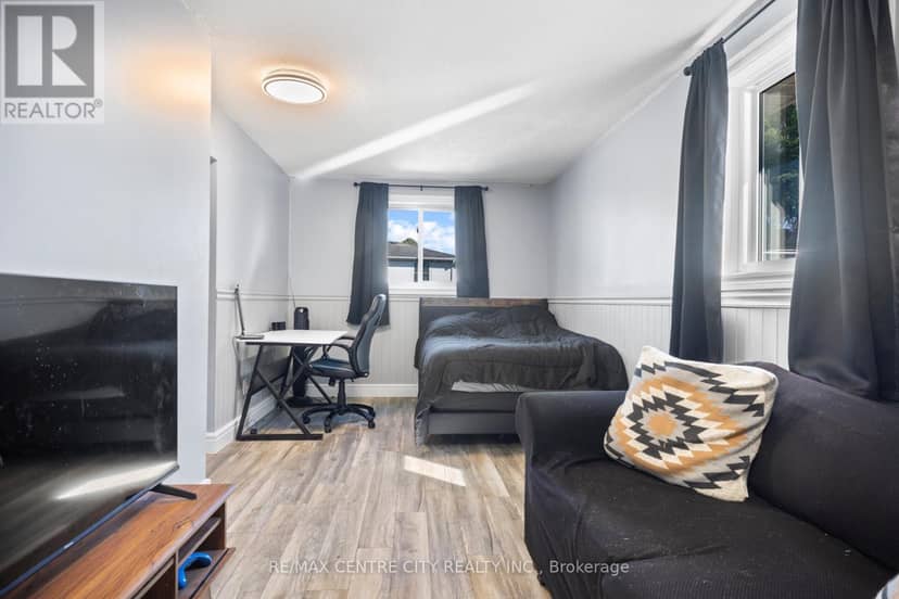 14 Stokes Road — photo 12 of 28