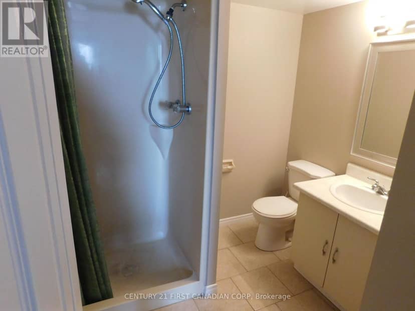 2004 - 323 Colborne Street — photo 12 of 33