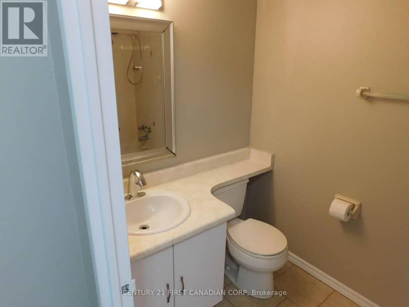 2004 - 323 Colborne Street — photo 13 of 33