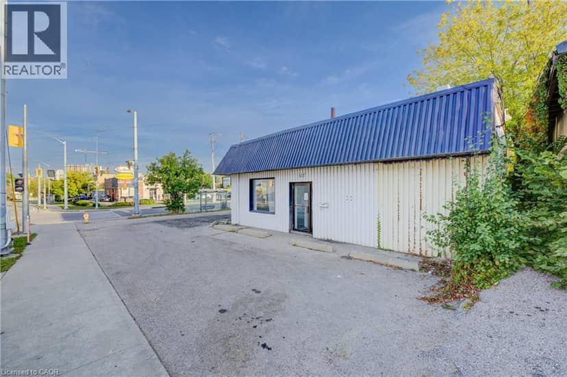 983 & 991-995 KING ST. E. & 512-516, 520 CHARLES ST. E. Street — photo 10 of 27