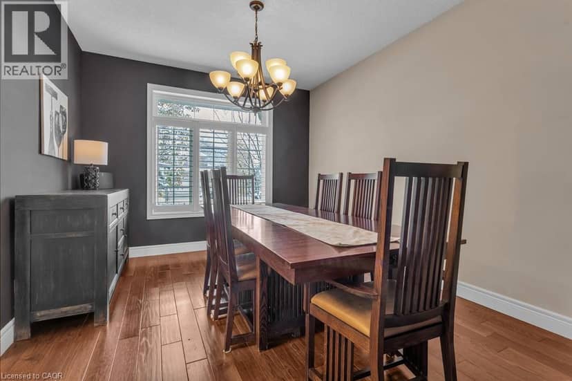 211 TERRACE WOOD Crescent — photo 18 of 40