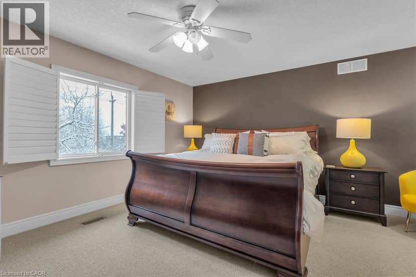 211 TERRACE WOOD Crescent — photo 31 of 40