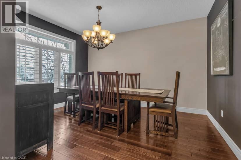 211 TERRACE WOOD Crescent — photo 19 of 40