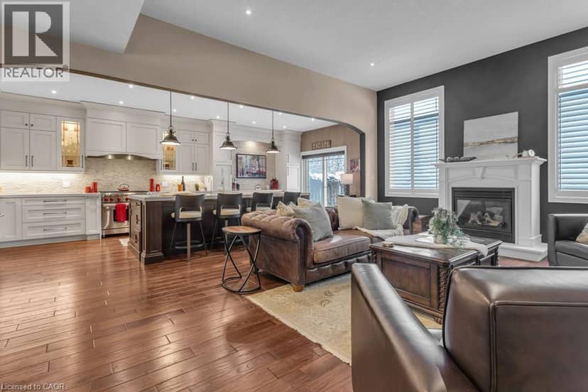 211 TERRACE WOOD Crescent — photo 11 of 40