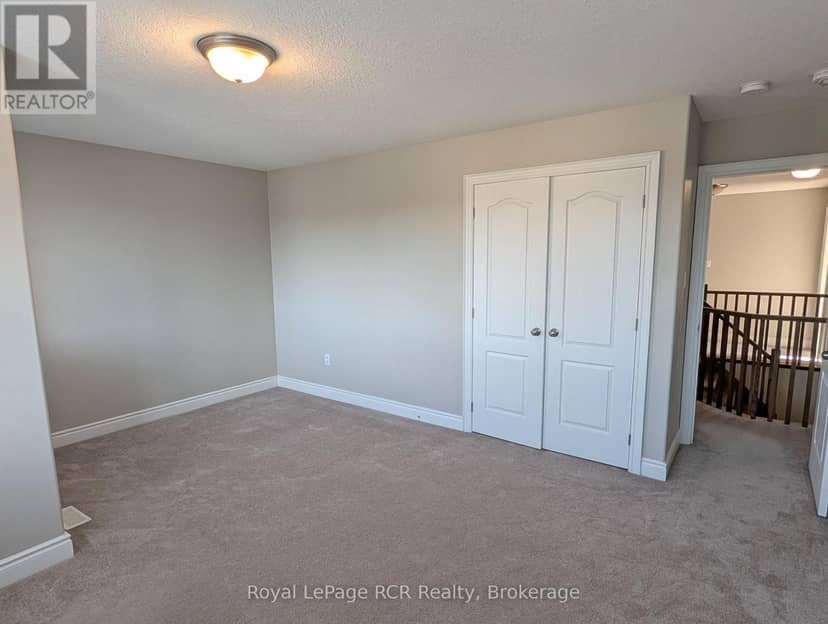 89 Lockerbie Crescent — photo 11 of 18