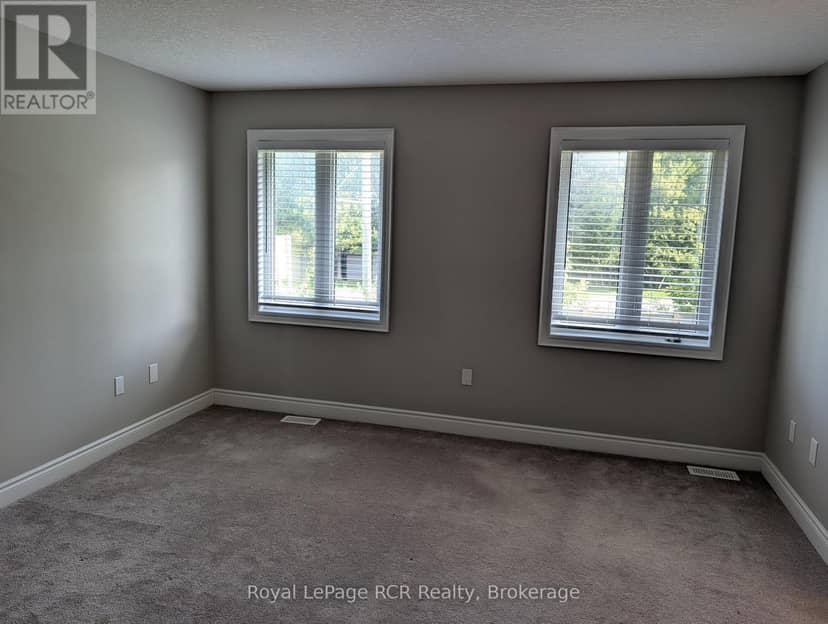 89 Lockerbie Crescent — photo 12 of 18