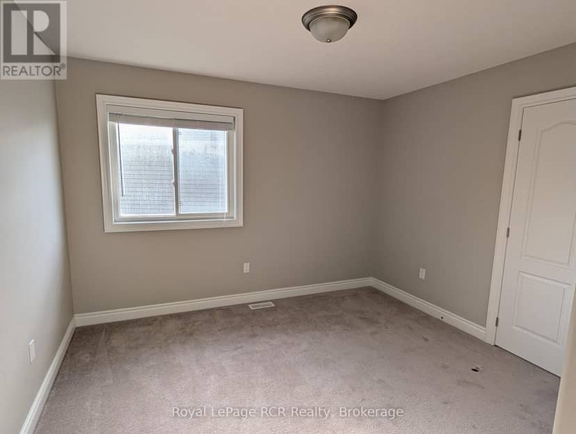 89 Lockerbie Crescent — photo 14 of 18