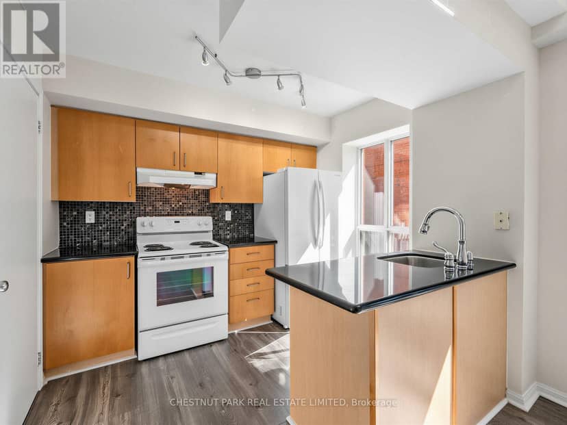 246 - 139 Merton Street — photo 4 of 36