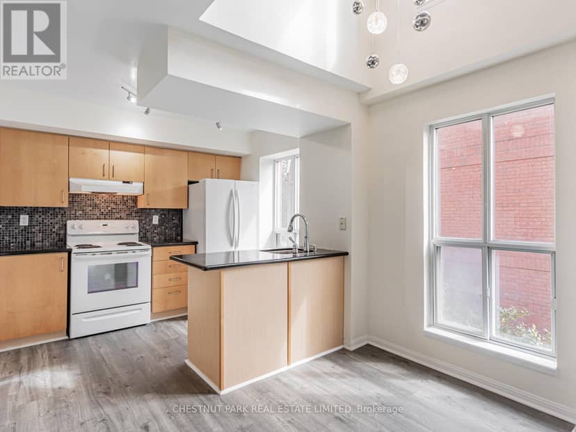 246 - 139 Merton Street — photo 8 of 36