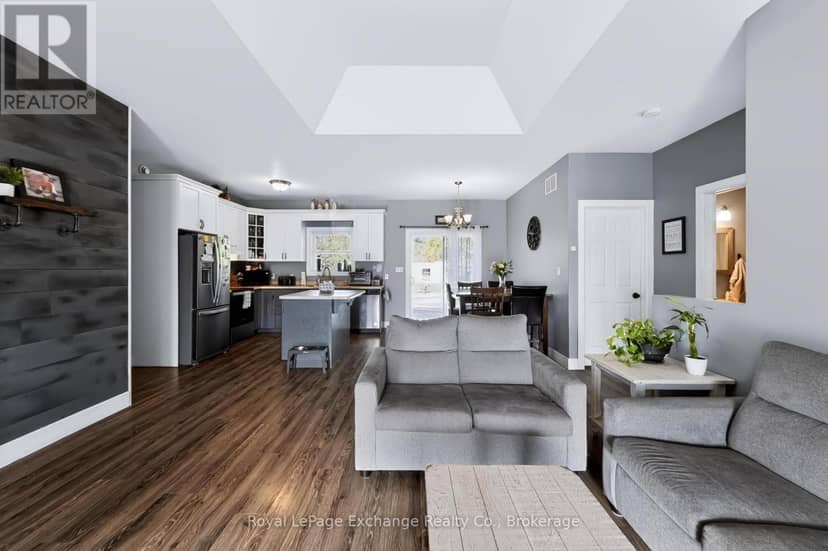 224 Park Street — photo 13 of 40