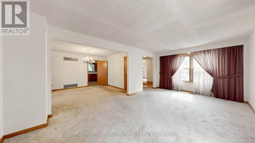 2 Trimontium Crescent, Toronto, photo 3