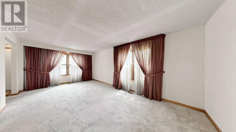 2 Trimontium Crescent, Toronto, photo 6