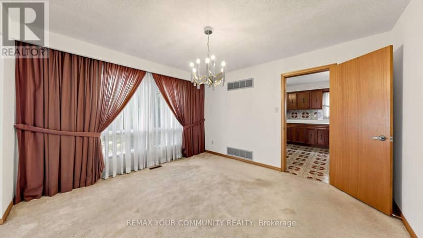 2 Trimontium Crescent, Toronto, photo 7