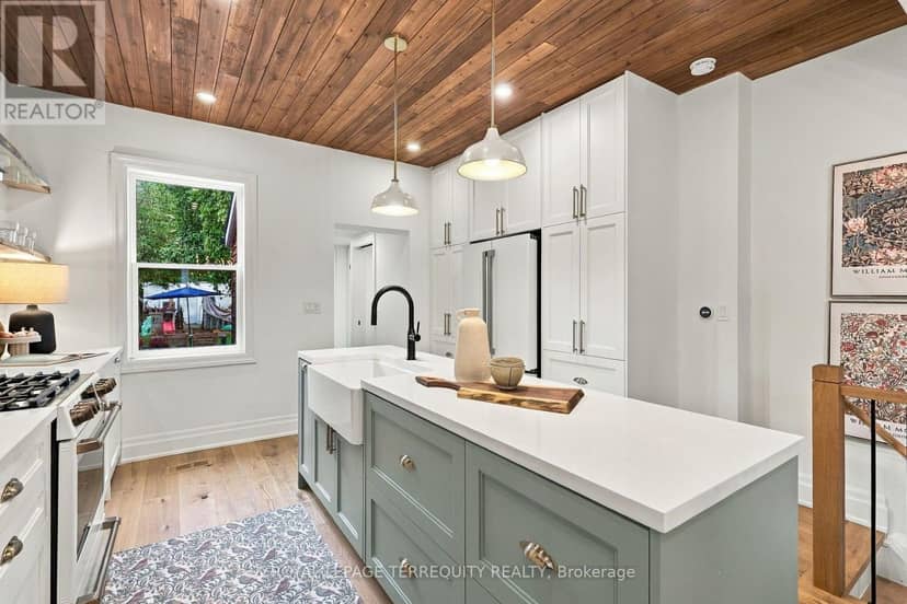 112 Maria Street, Toronto, photo 4