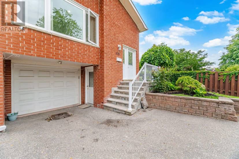 578 Cavell Drive, Mississauga, photo 2