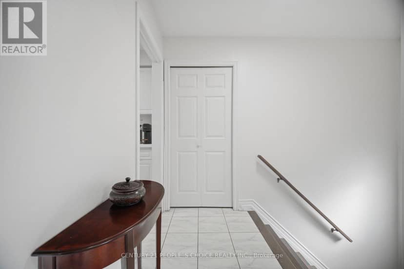 578 Cavell Drive, Mississauga, photo 6