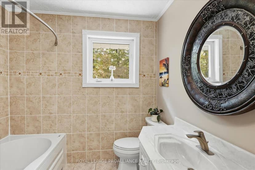 139 Lakeland Avenue S — photo 18 of 40