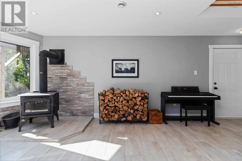 110 Oakridge Road — photo 15 of 40