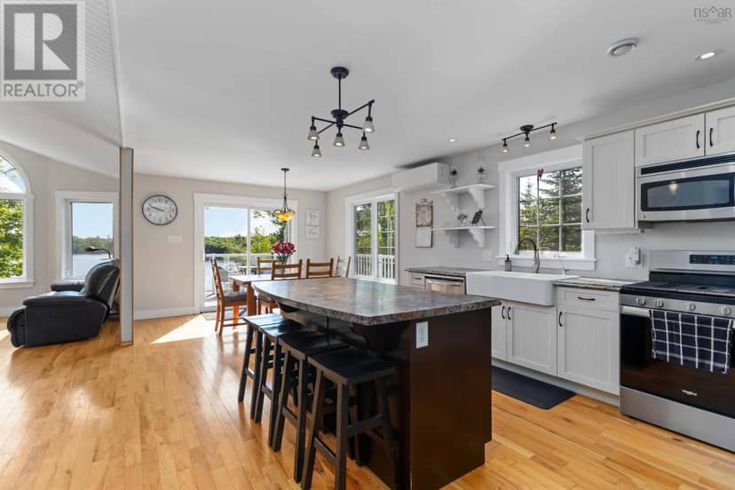 110 Oakridge Road — photo 8 of 40