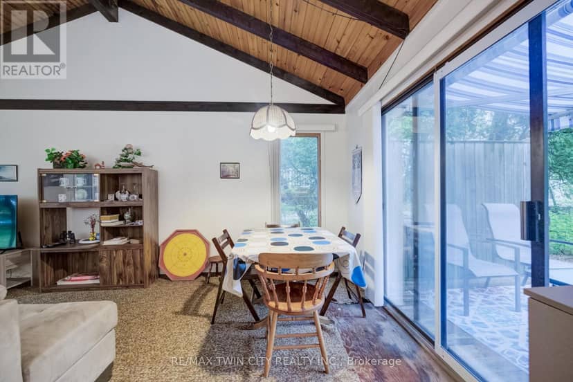 757 Victoria Road — photo 9 of 22