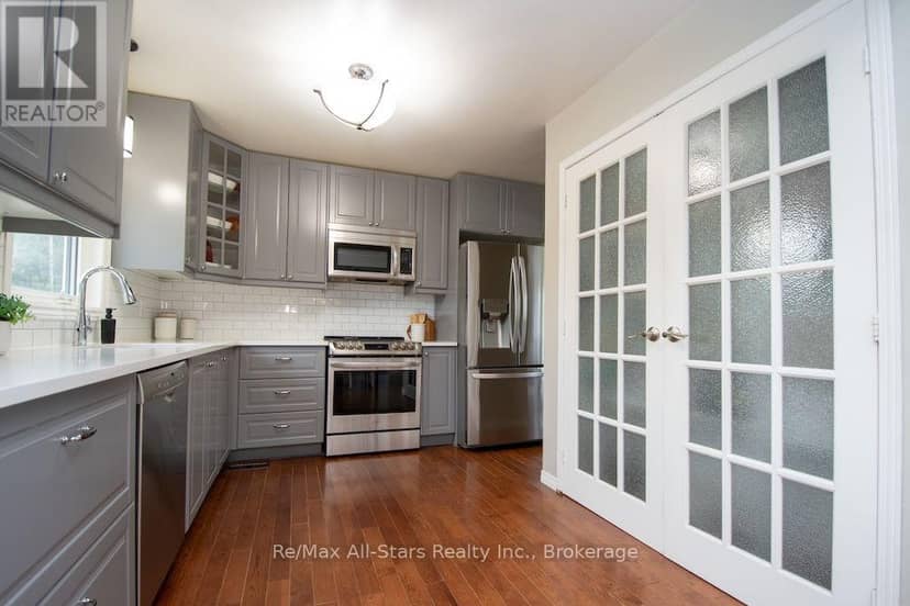 530 Centreline Road — photo 13 of 40