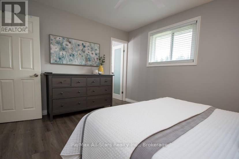 530 Centreline Road — photo 16 of 40