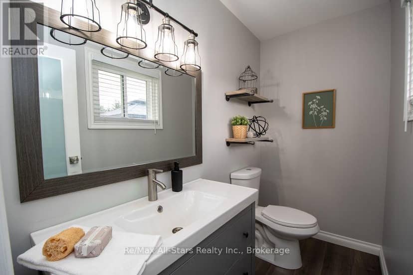 530 Centreline Road — photo 17 of 40