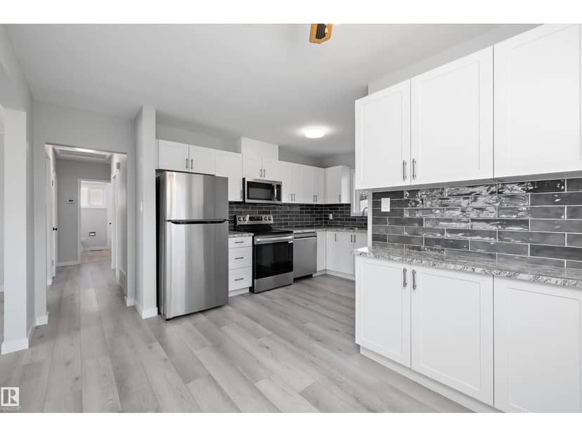 12715 / 12717 93 ST NW — photo 9 of 40