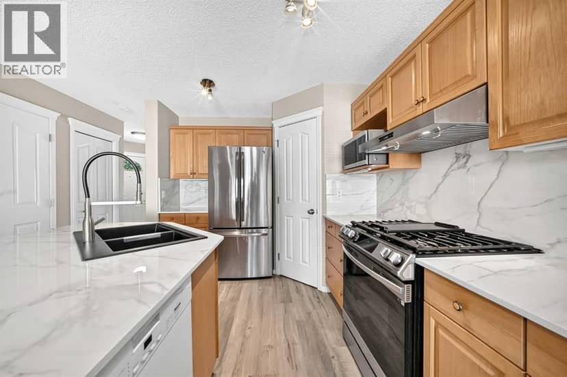 22 Cramond Crescent SE — photo 12 of 40