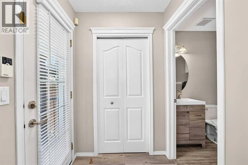 22 Cramond Crescent SE — photo 20 of 40